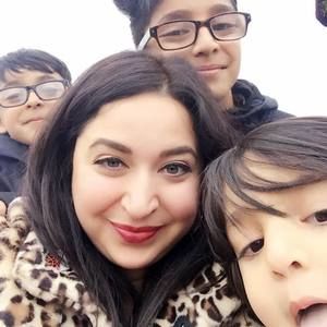 Meet your Posher, Naureen